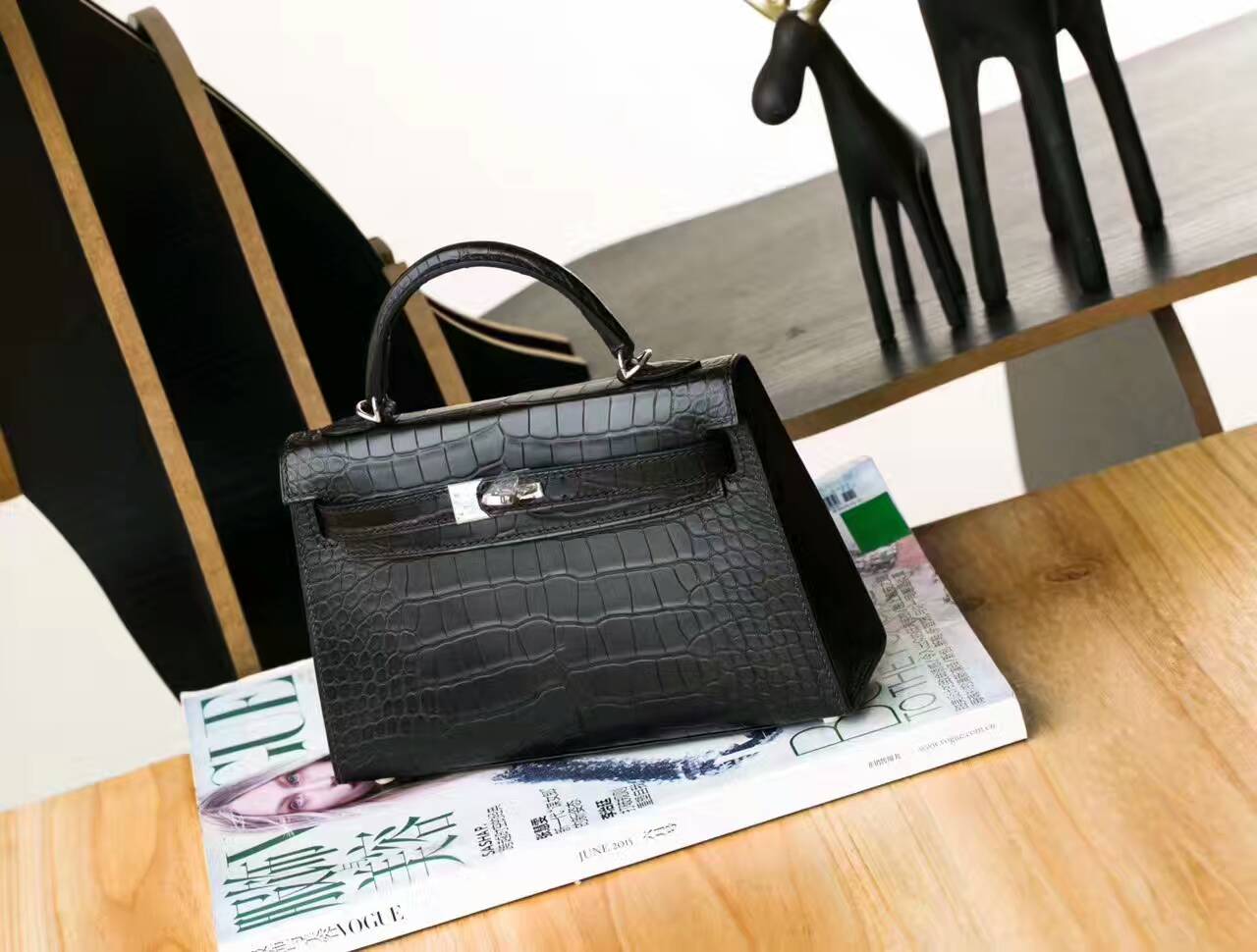 爱马仕包包官网 Hermes Mini kelly 2代 黑色雾面鳄鱼皮 金银扣