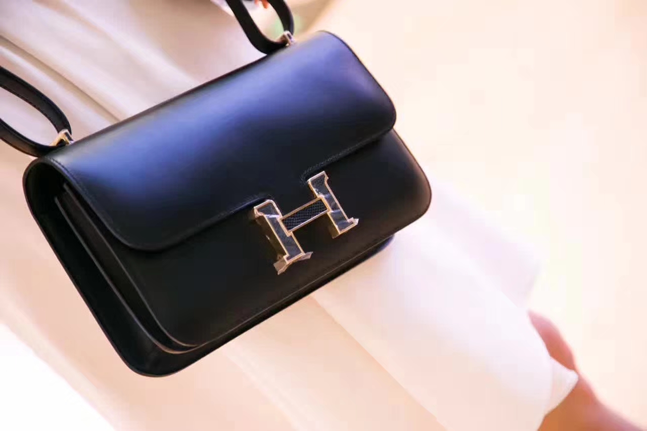 爱马仕空姐包价格 Hermes Constance 26cm 黑色Box牛皮蜥蜴金扣