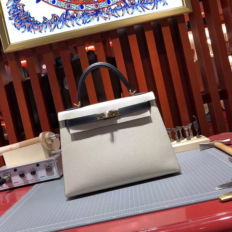 爱马仕拼色凯莉包 Hermes Kelly28CM 奶昔白拼黑色Epsom牛皮 金扣