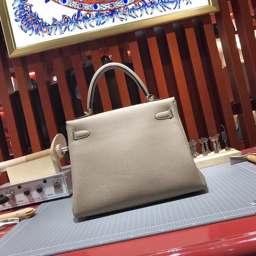 爱马仕凯莉包尺寸 Hermes Kelly28CM S2风衣灰Togo牛皮 金扣