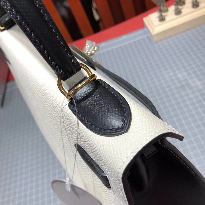 爱马仕拼色凯莉包 Hermes Kelly28CM 奶昔白拼黑色Epsom牛皮 金扣