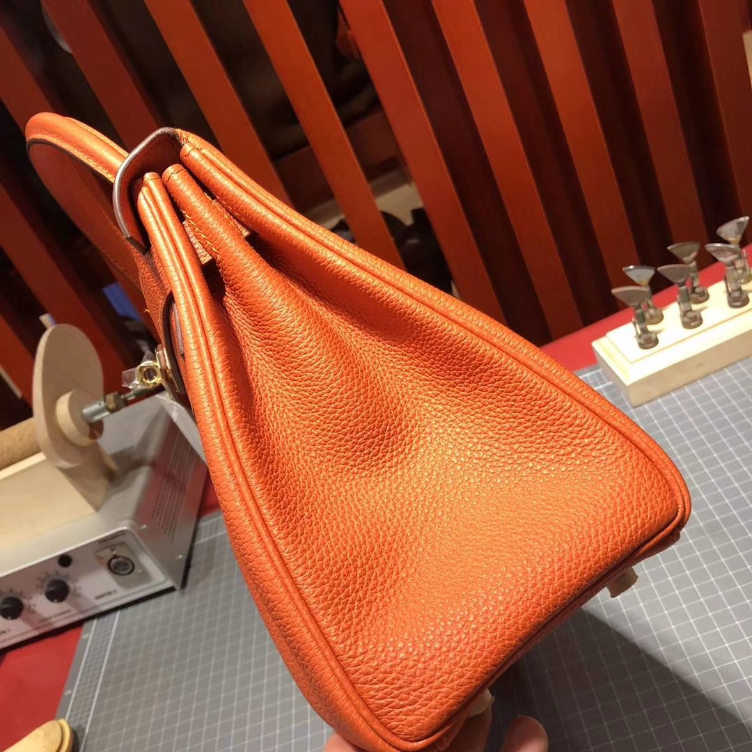 爱马仕凯莉包多少钱 Hermes Kelly28CM 93橙色Togo牛皮 金扣