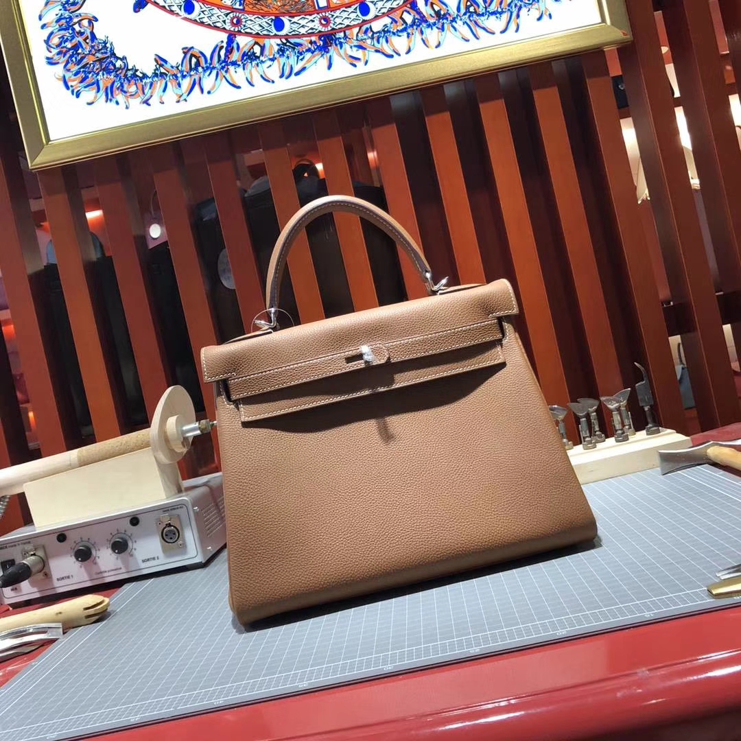 Hermes Kelly28CM 爱马仕荔枝纹牛皮凯莉包 CK37金棕色Gold 银扣