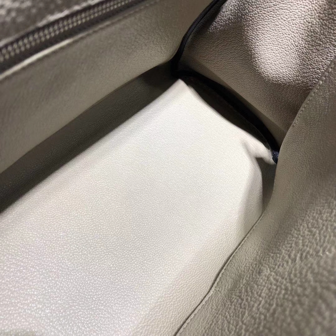 爱马仕包包官网 Hermes Kelly28CM S2风衣灰荔枝纹牛皮凯莉包 银扣