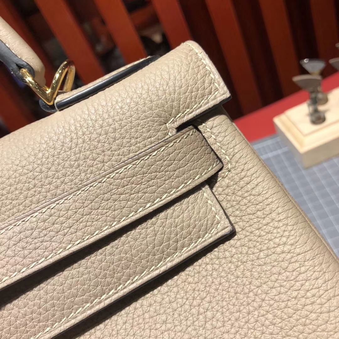 爱马仕凯莉包尺寸 Hermes Kelly28CM S2风衣灰Togo牛皮 金扣