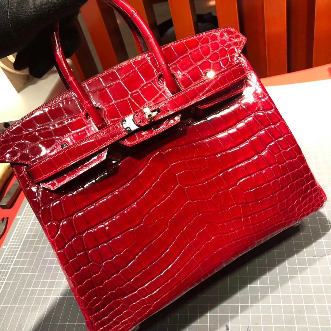 Hermes Birkin25CM 爱马仕法国亮面尼罗鳄鱼皮铂金包 法拉利红 银扣