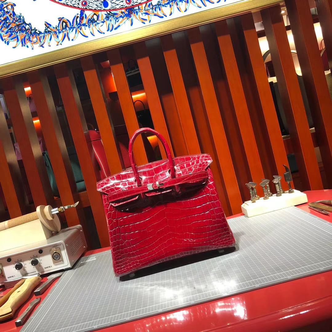 Hermes Birkin25CM 爱马仕法国亮面尼罗鳄鱼皮铂金包 法拉利红 银扣