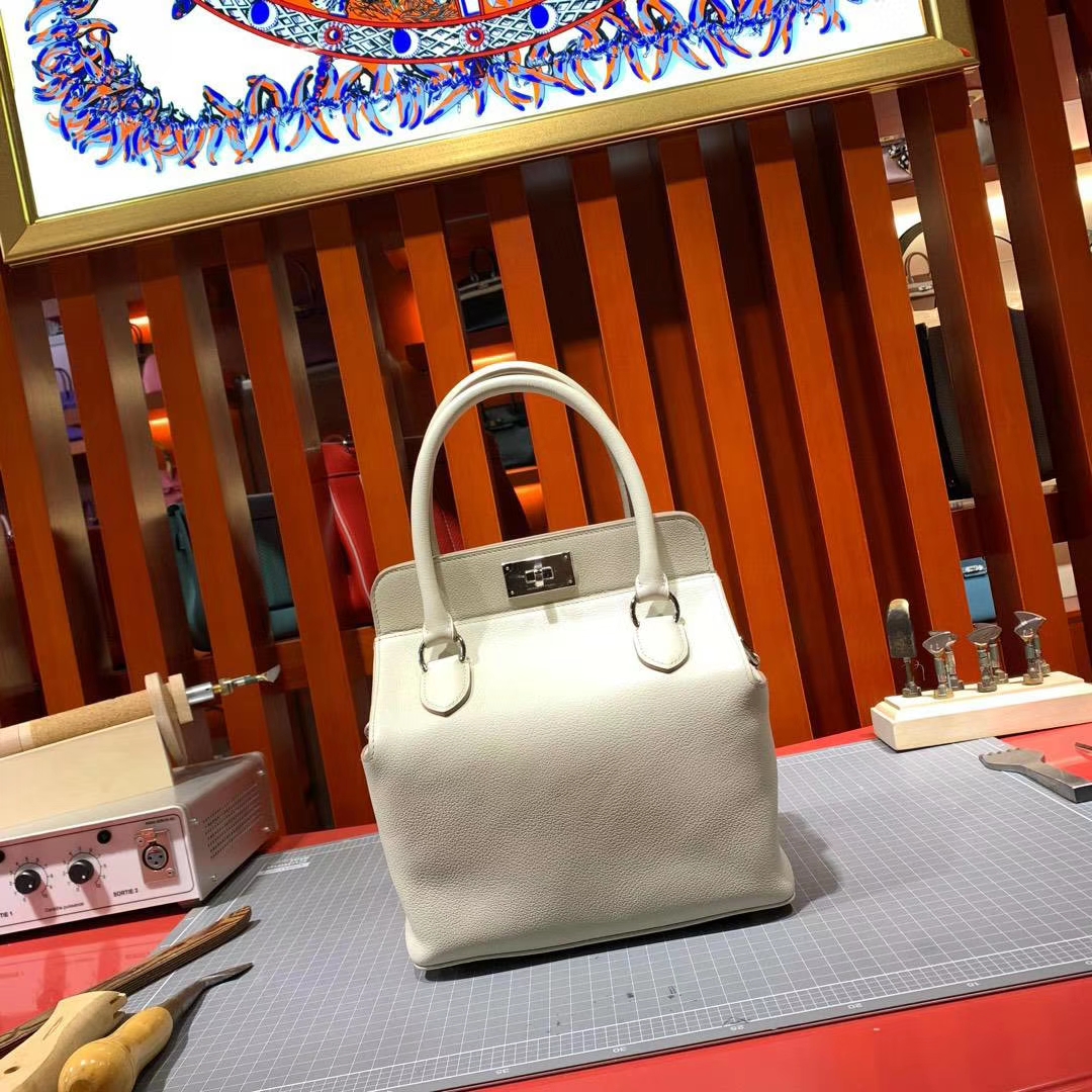 爱马仕包包价格 Hermes Toolbox20CM 80珍珠灰Evercolor牛皮手提女包 银扣