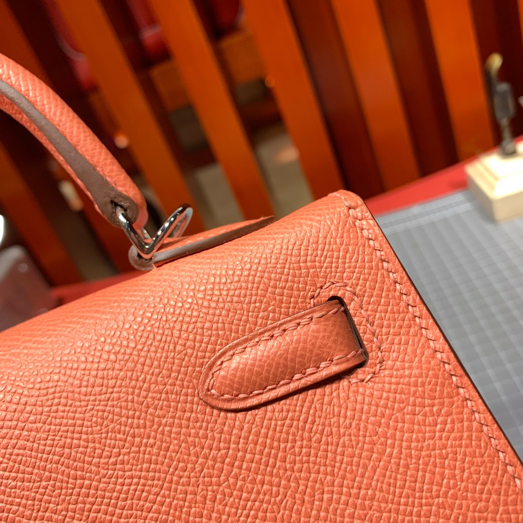 爱马仕经典女包 Hermes Kelly25CM 龙虾粉进口Epsom牛皮凯莉包 金扣