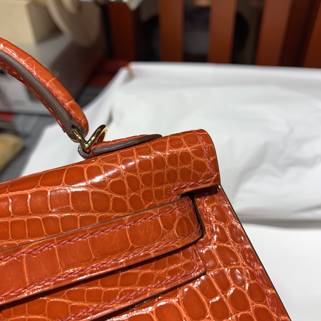 爱马仕迷你凯莉包2代 Hermes Minikelly19CM 火焰橙亮光鳄鱼皮 金扣